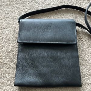Black Tusk Crossbody Wallet Bag